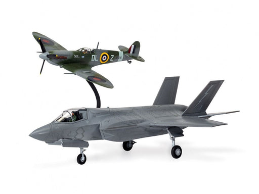 Baksas Surenkami modeliai Airfix - Supermarine Spitfire & F-35B Lightning II Then and Now